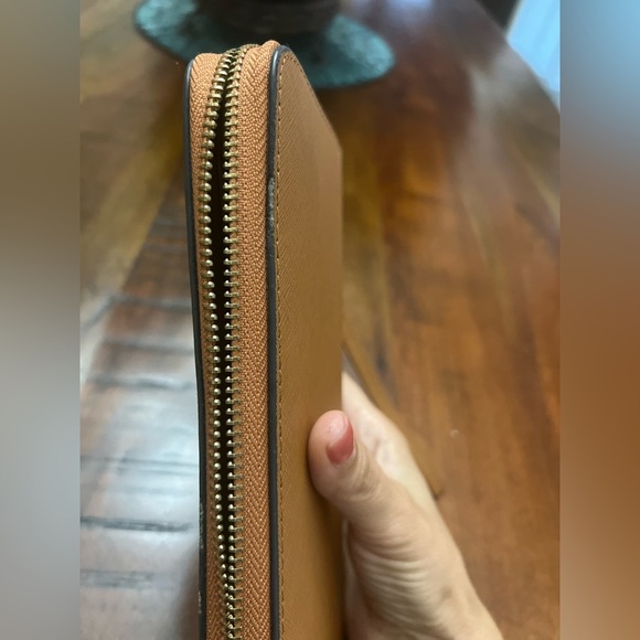 Michael Kors Jet Set Travel Continental Wallet – Acorn Brown - Picture 6 of 7